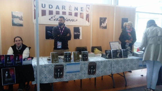 Dédicace de Alex Bena pour son livre Continents