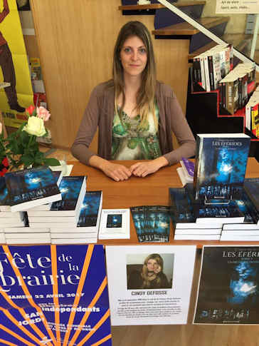 Cindy Defosse en dédicace de son livre Les éférides