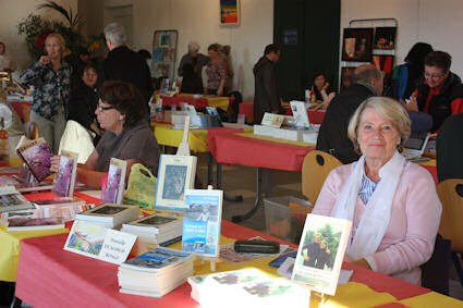 Dedicace de Brigitte Lascombe et Danielle De Mach à la Fête du livre de Pierrefeu 2009