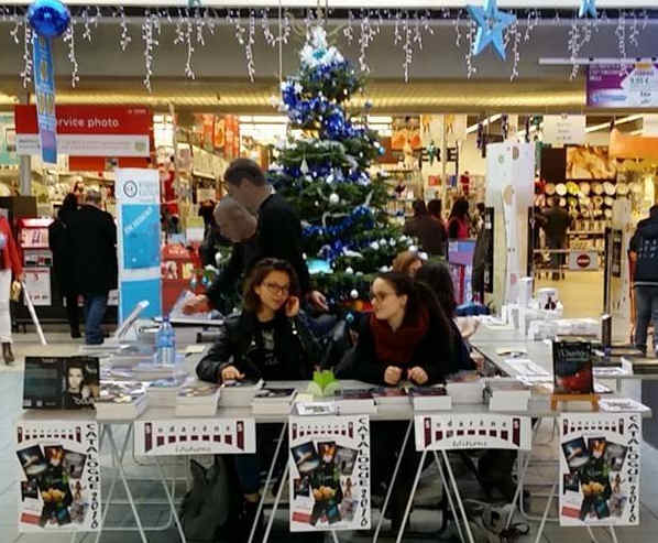 Jane Roumieu en dédicace de son livre DOUBT